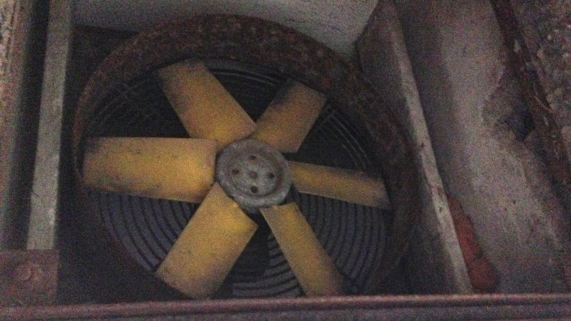 Does a Bathroom Extractor Fan Need to Vent Outside?