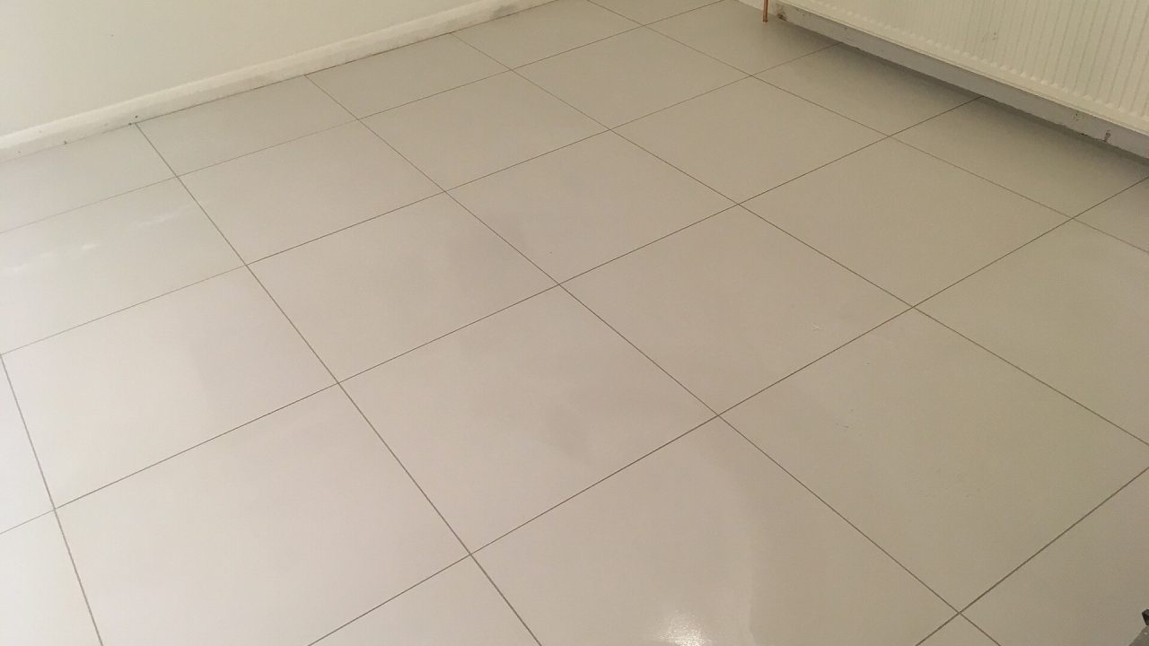 What Is the Difference Between Porcelain and Ceramic Floor Tile?